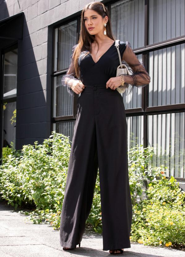 Quintess - Calça Preta em Tecido Plano com Bolsos 2