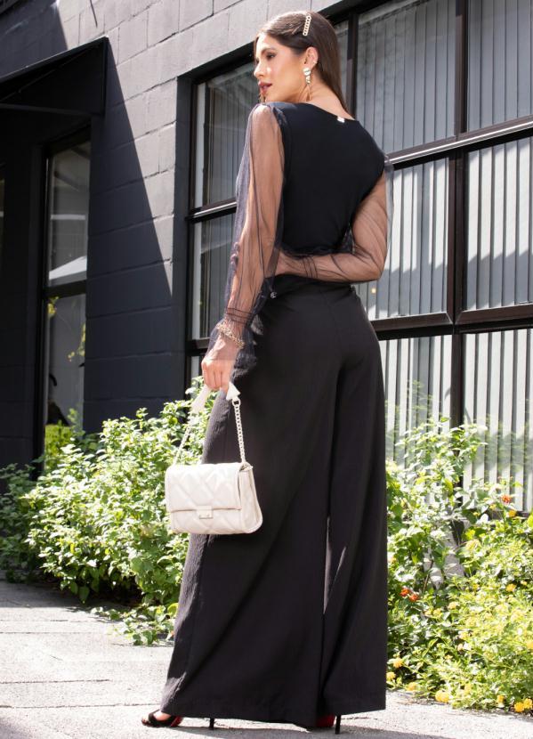 Quintess - Calça Preta em Tecido Plano com Bolsos 3