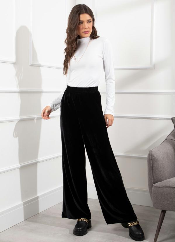 Quintess - Calça Preta em Veludo com Bolsos 3