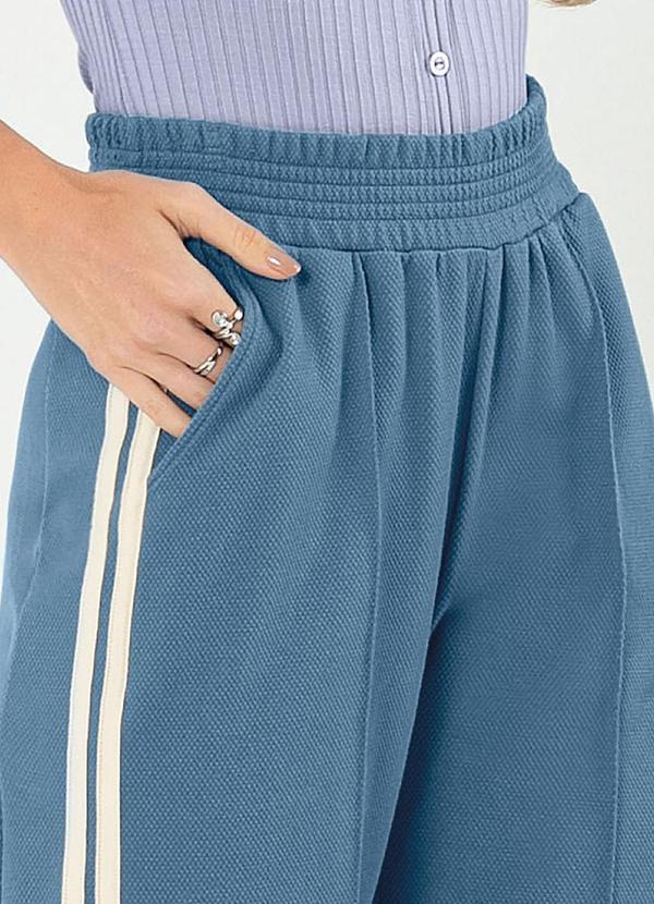 Cativa - Calça Wide Leg em Malha Texturizada Azul 4