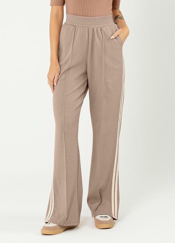 Cativa - Calça Wide Leg em Malha Texturizada Marrom Claro