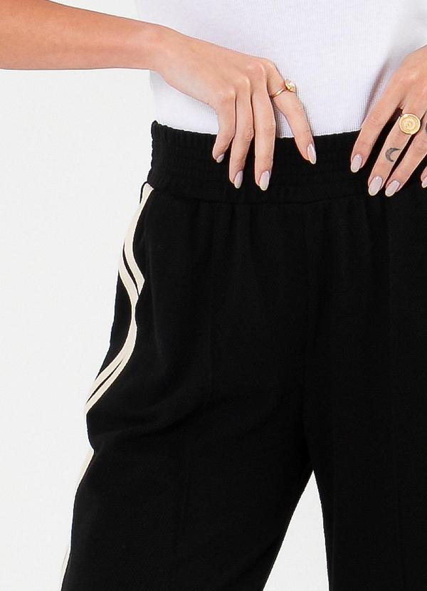 Cativa - Calça Wide Leg em Malha Texturizada Preto 5