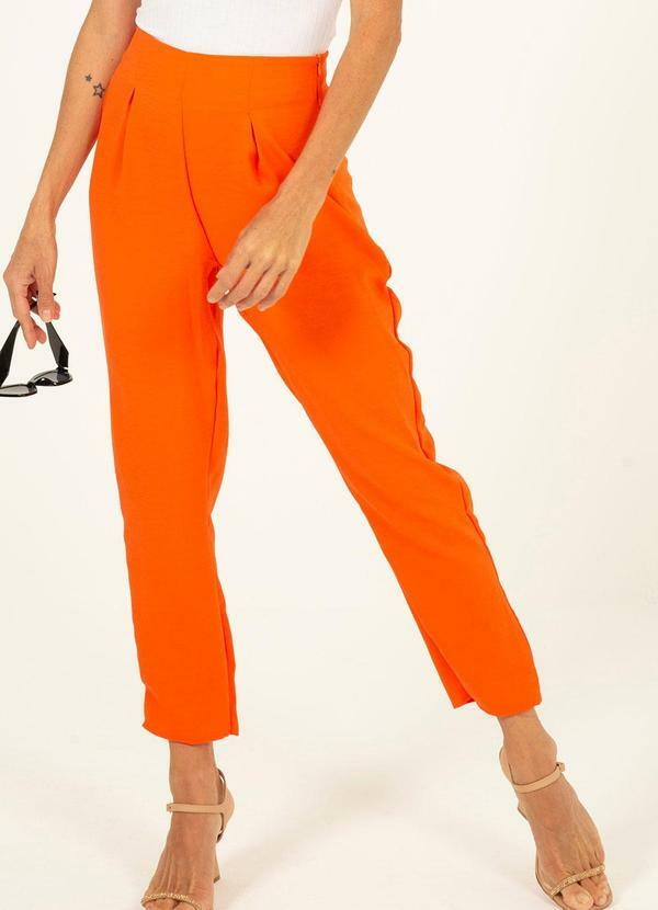 Cativa - Calça Alfaiataria com Pregas Laranja