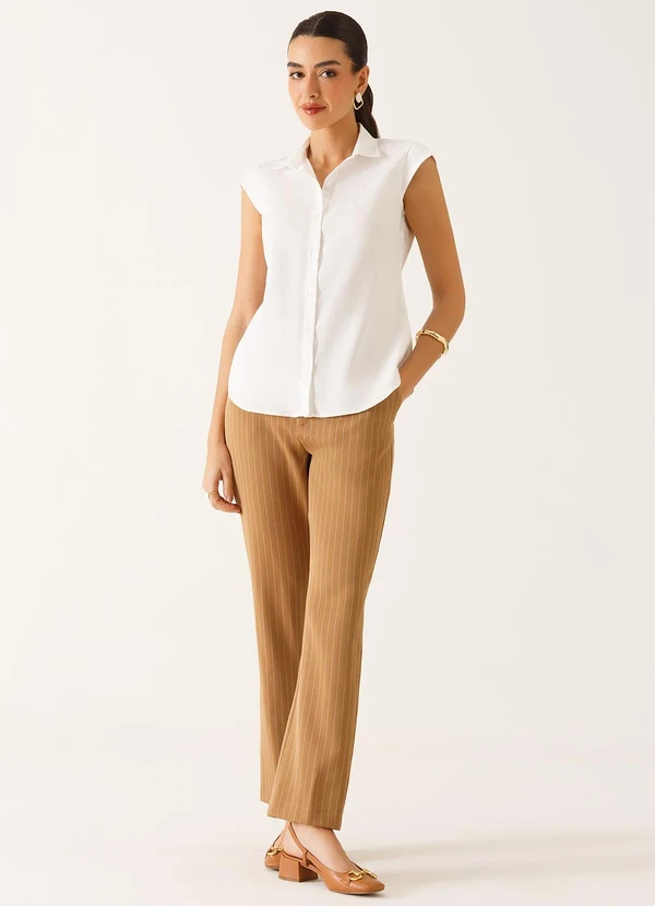 Principessa - Calça Alfaiataria Reta Regular em Viscose Listrada Camel Tatiele 4