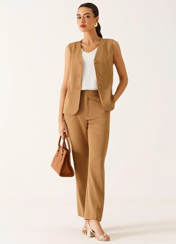 Principessa - Calça Alfaiataria Reta Regular em Viscose Listrada Camel Tatiele 5