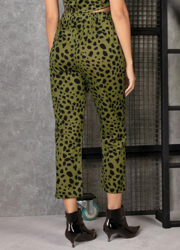 Outlet - Calça Animal Print Verde com Bolsos 2