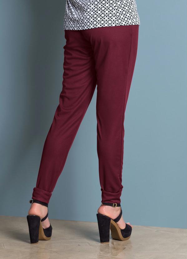 Moda Pop - Calça Bordô com Bolsos Funcionais 2