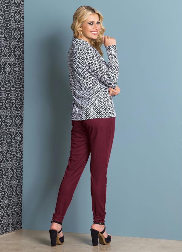 Moda Pop - Calça Bordô com Bolsos Funcionais 4