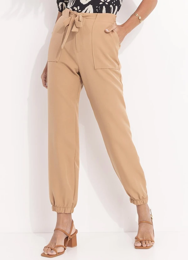 Svela - Calça Caqui em Tecido de Crepe Plano
