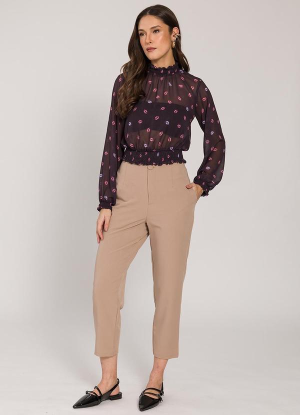 Sofie - Calça Carrot em Alfaiataria Marrom