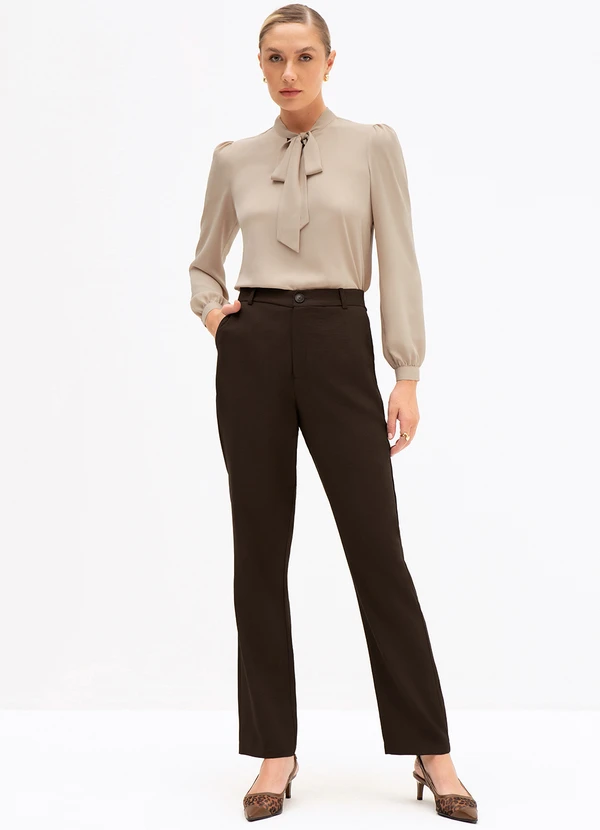 Principessa - Calça de Alfaiataria em Viscose Gleiciana Marrom 3