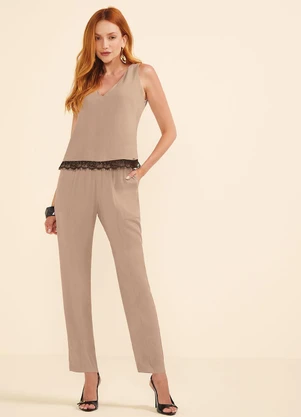 Marialícia - Calça Feminina Creponada com Bolsos Marrom - MARIALÍCIA
