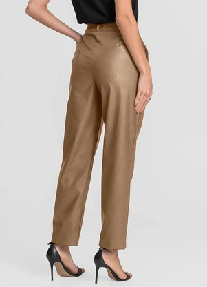 Dianna - Calça Feminina em Courino Basic Marrom - DIANNA