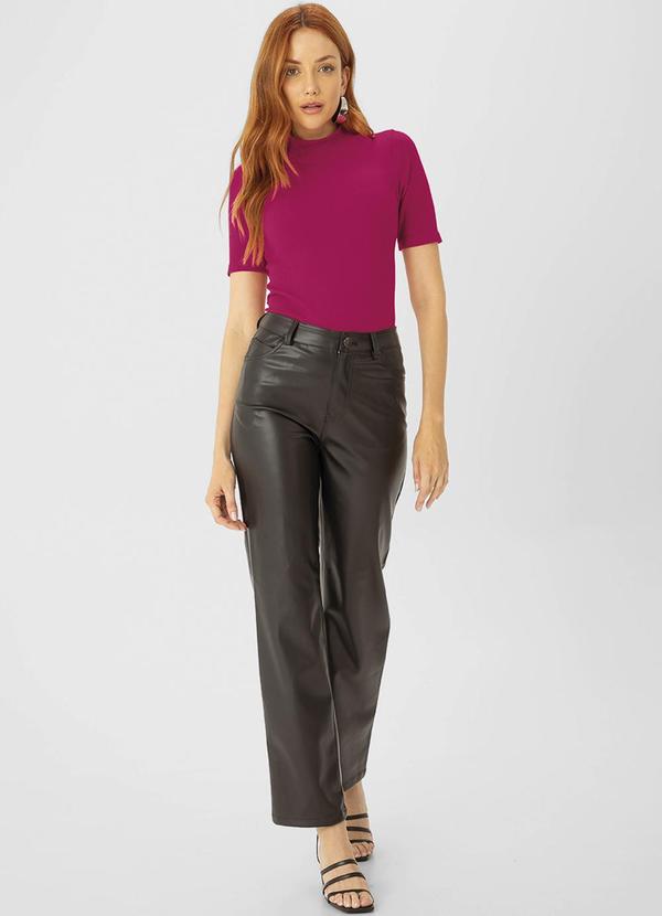 Enfim - Calça Feminina Reta em Corino Preto