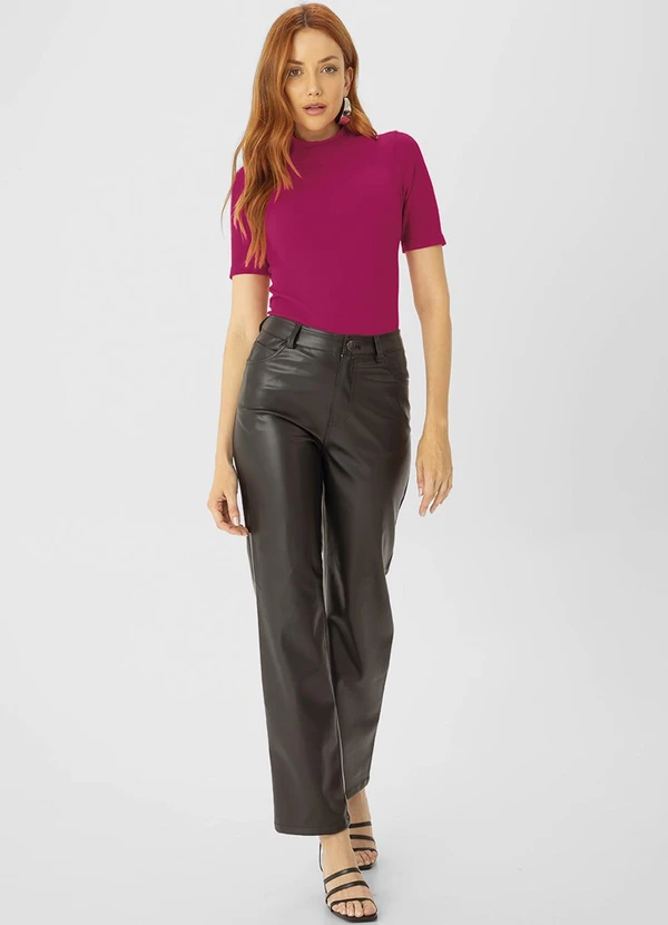 Enfim - Calça Feminina Reta em Corino Preto