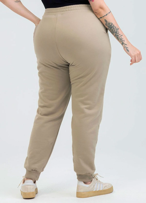 Cativa - Calça Plus Size em Moletom Marrom 2