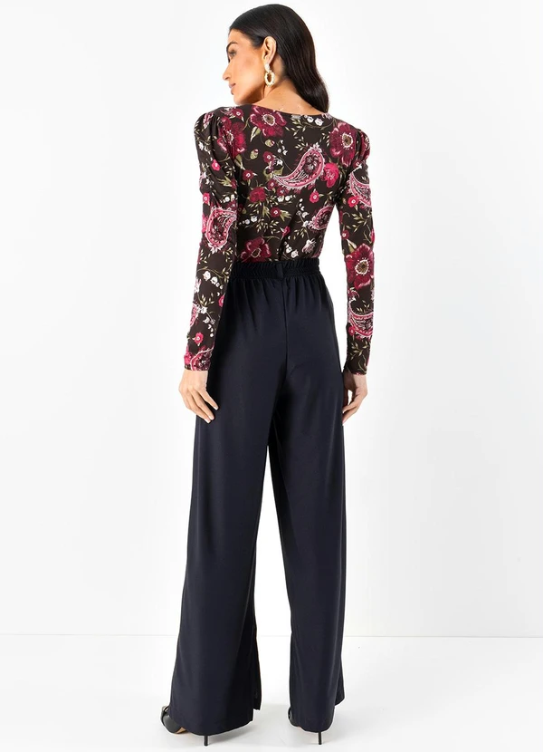 Quintess - Calça Preta com Fenda Interna na Perna 4