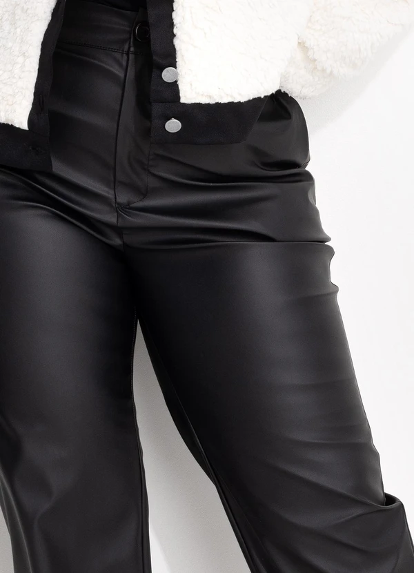 Quintess - Calça Preto em Material Sintético 21