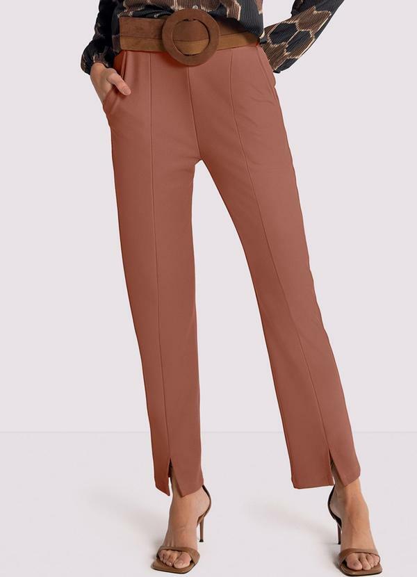 Lunender - Calça Reta Alfaiataria em Malha com Bolsos Marrom