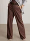 Lunender - Calça Reta com Bolsos em Tecido Amarelo - variação: Marrom