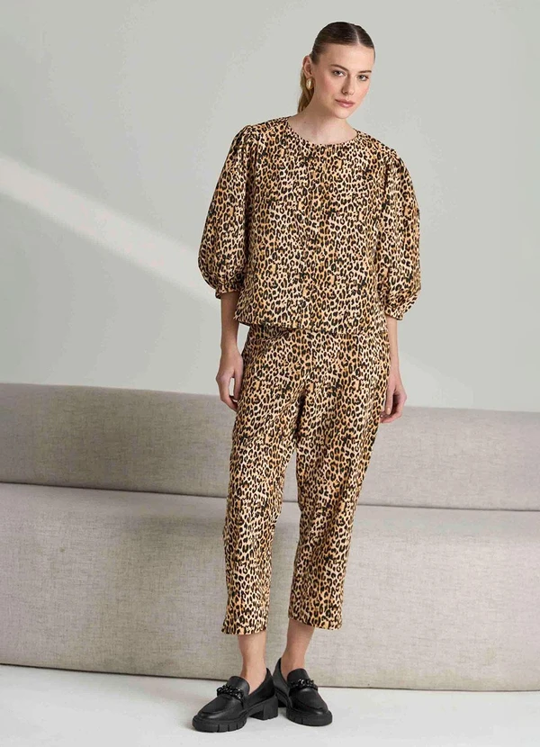 Ritmi Studio - Calça Reta com Fenda 3