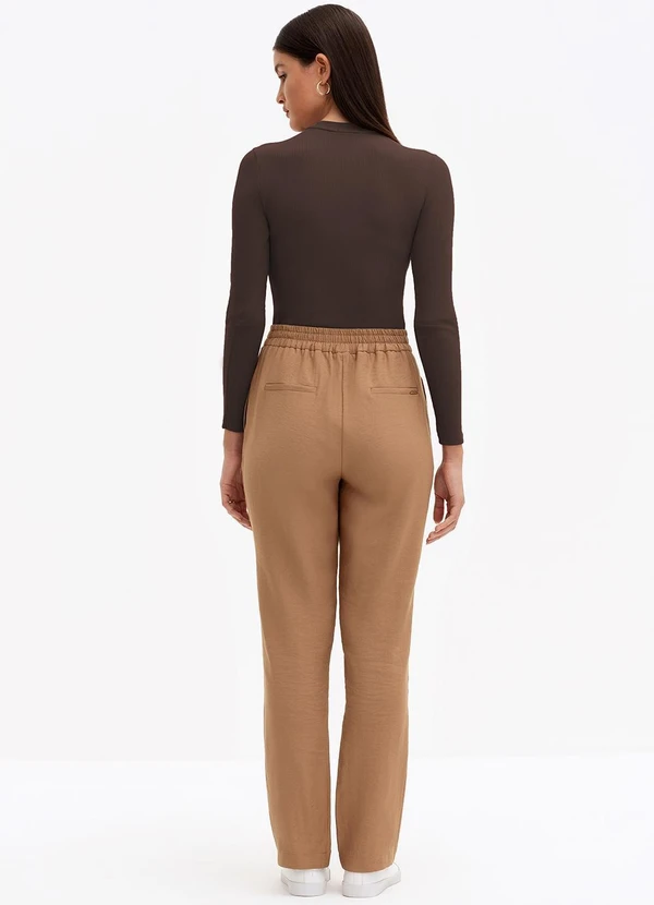 Principessa - Calça Reta Regular de Alfaiataria Mocha Mousse Duda 4