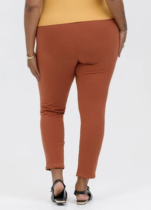 Habana - Calça Reta em Molecotton Peluciado Marrom - HABANA
