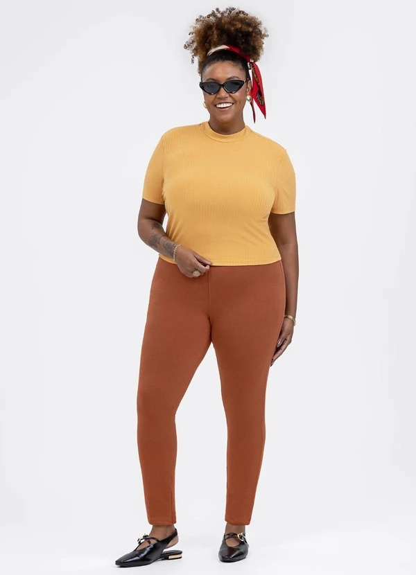Habana - Calça Reta em Molecotton Peluciado Marrom