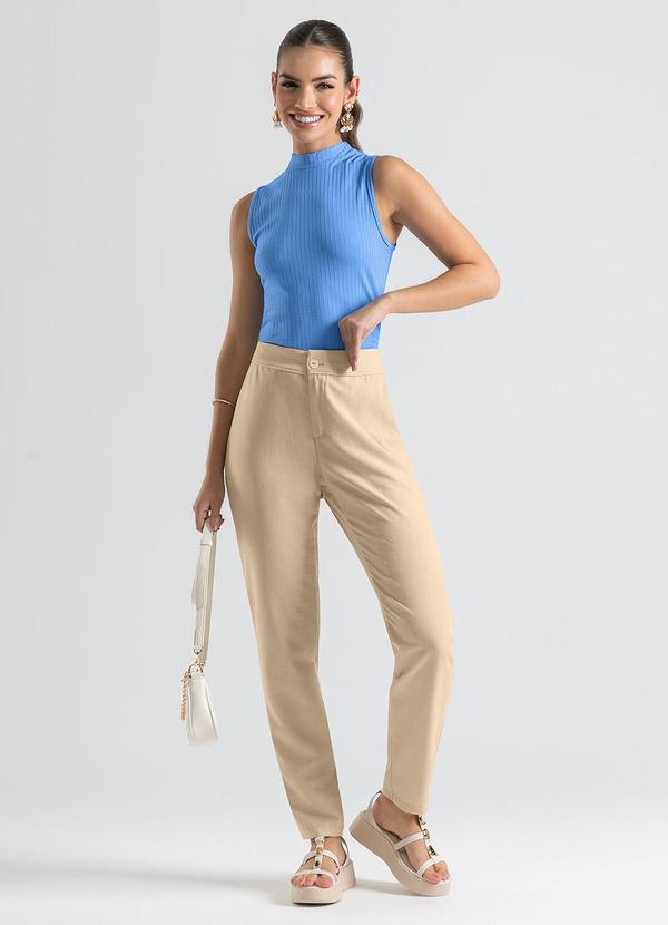 Cativa - Calça Reta em Tecido Texturizado Amarelo Claro 1