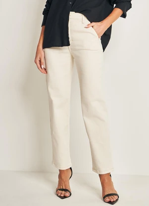 Doce Trama - Calça Reta Slim em Sarja com Bolso Faca Branco - DOCE TRAMA