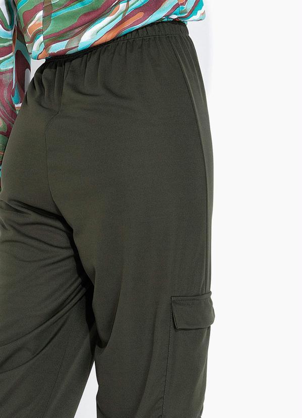 Moda Pop - Calça Verde Militar Reta com Bolsos Cargo 3