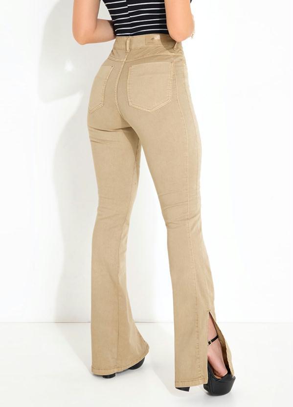 Sawary Jeans - Calça Cáqui Boot Cut com Fendas Laterais Sawary 2
