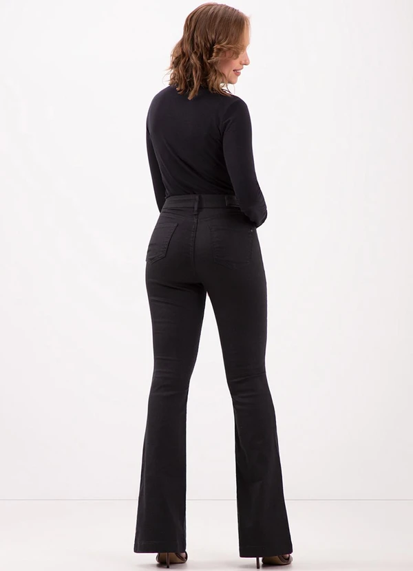 Lunender - Calça Flare em Sarja Amaciada Preto 4