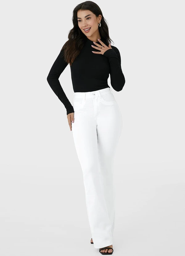 Malwee - Calça Flare em Sarja Cintura Alta Branco 3