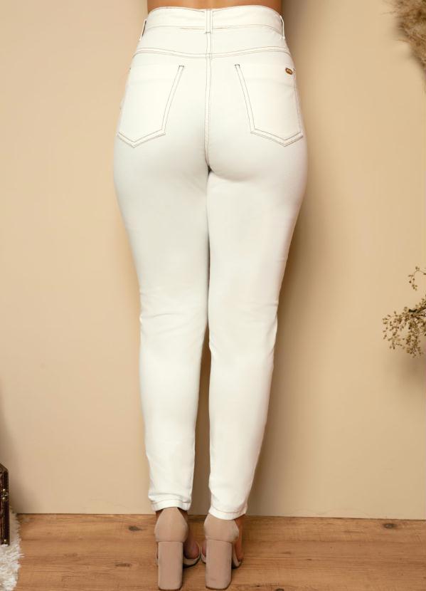 Quintess - Calça Off White com Bolsos Funcionais e Faixa 2