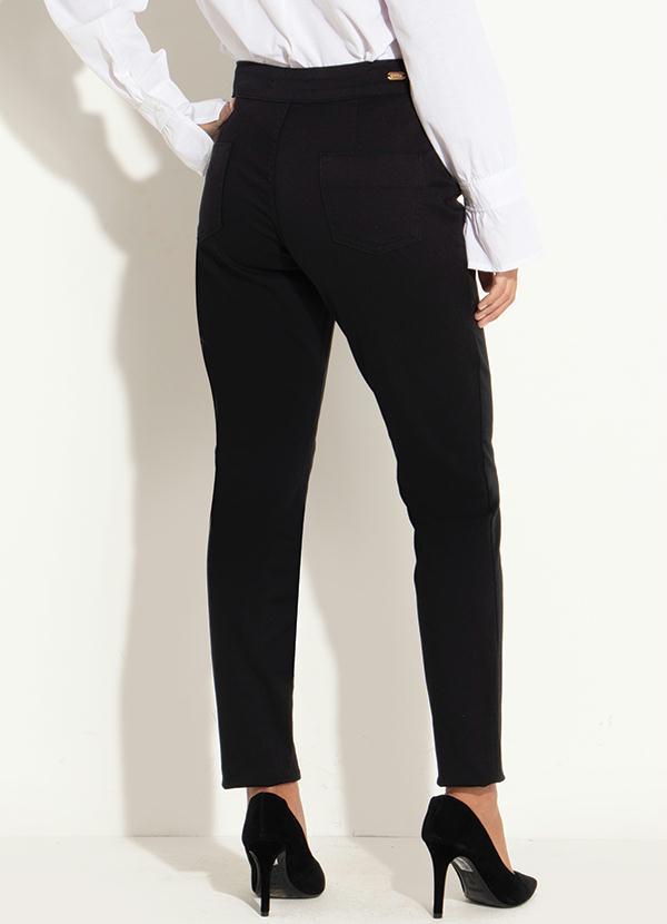 Quintess - Calça Preta com Zíper Frontal 2