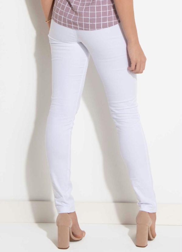 Quintess - Calça Skinny Branca com Bolsos 2