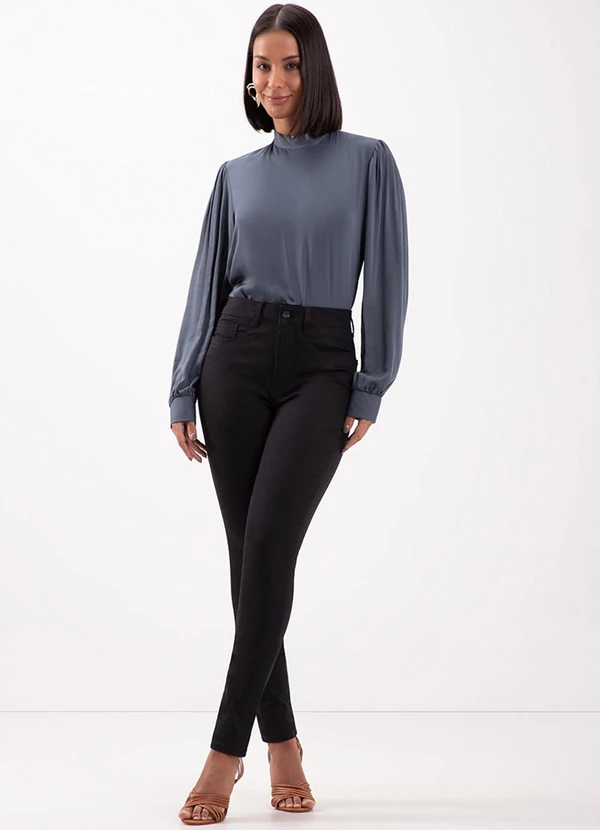 Lunender - Calça Skinny em Sarja Amaciada de Preto 3