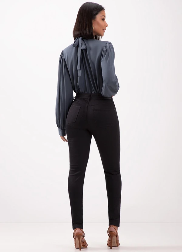 Lunender - Calça Skinny em Sarja Amaciada de Preto 4