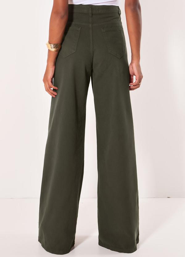Quintess - Calça Verde Militar em Sarja com Bolsos 2