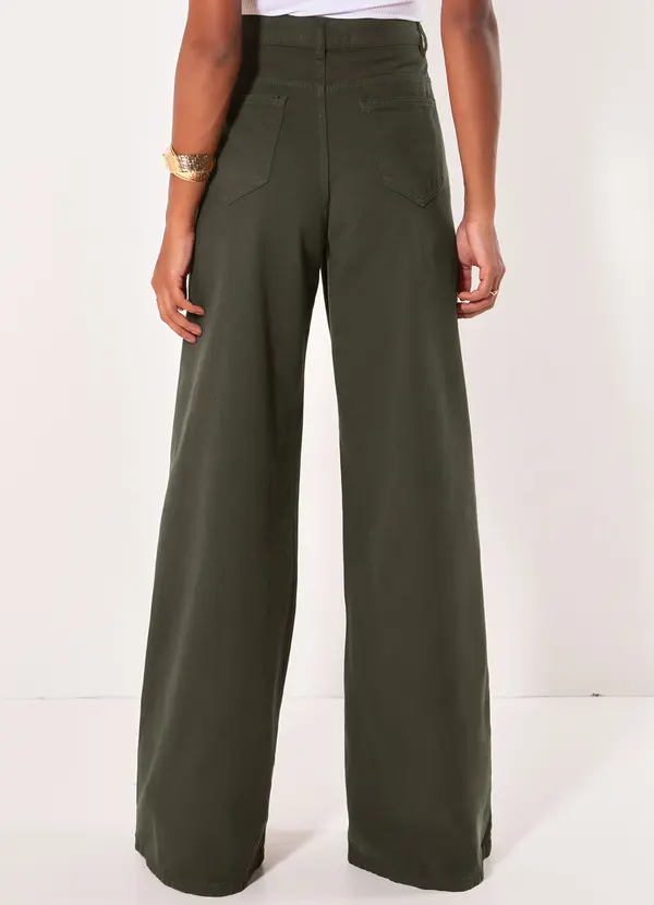 Quintess - Calça Verde Militar em Sarja com Bolsos 2