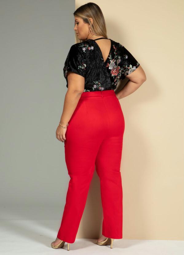 Quintess - Calça Vermelha Reta com Cintura Alta e Cinto 10