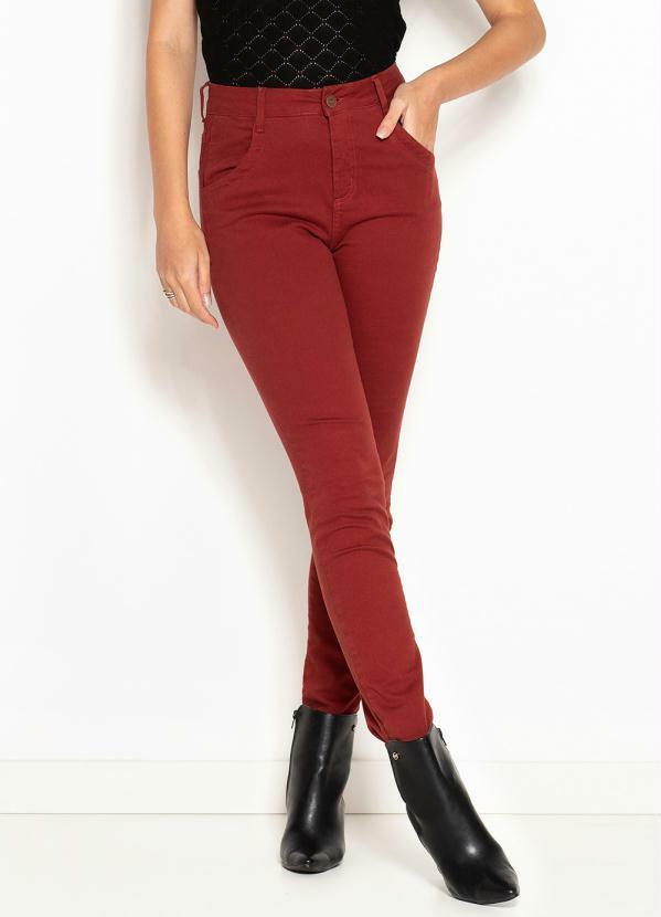 Maria Filó - Calça de Sarja Skinny Color Bordô