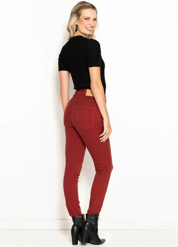 Maria Filó - Calça de Sarja Skinny Color Bordô 4