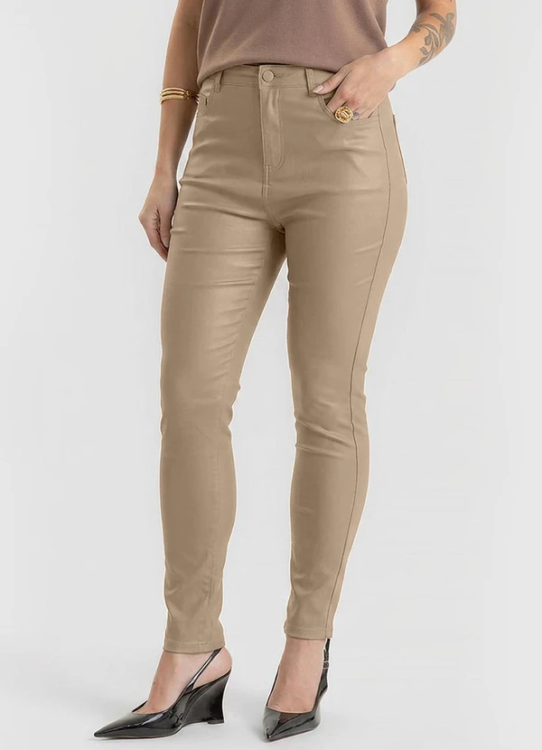 Dianna - Calça Feminina Resinada Skinny Marrom