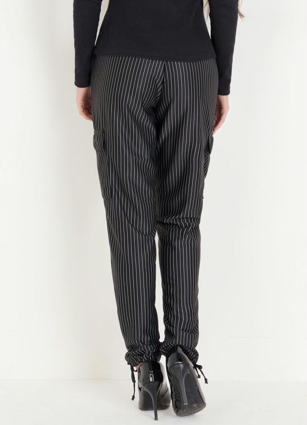 Outlet - Calça Risca de Giz Preta com Amarrações 2