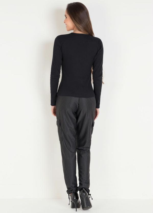 Outlet - Calça Risca de Giz Preta com Amarrações 4