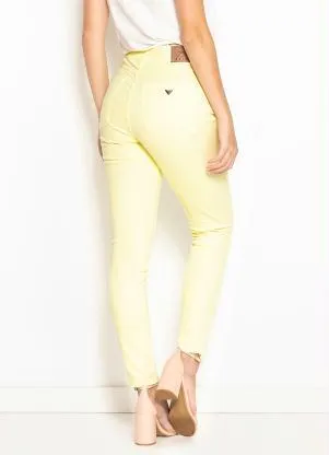 Colcci - Calça Skinny de Sarja Amarela - COLCCI