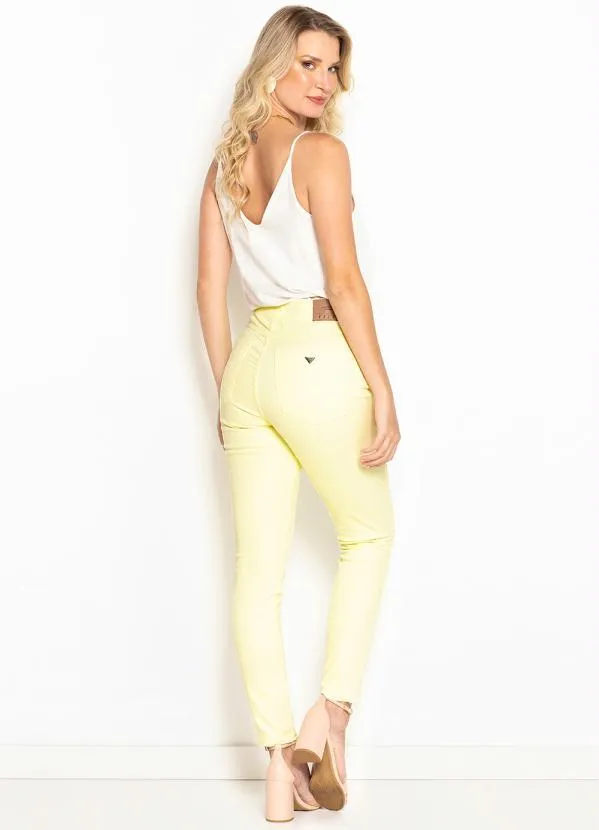 Colcci - Calça Skinny de Sarja Amarela 4
