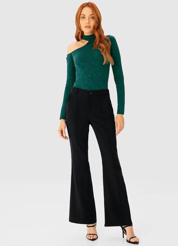 Enfim - Calça Bootcut em Crepe Preto 2